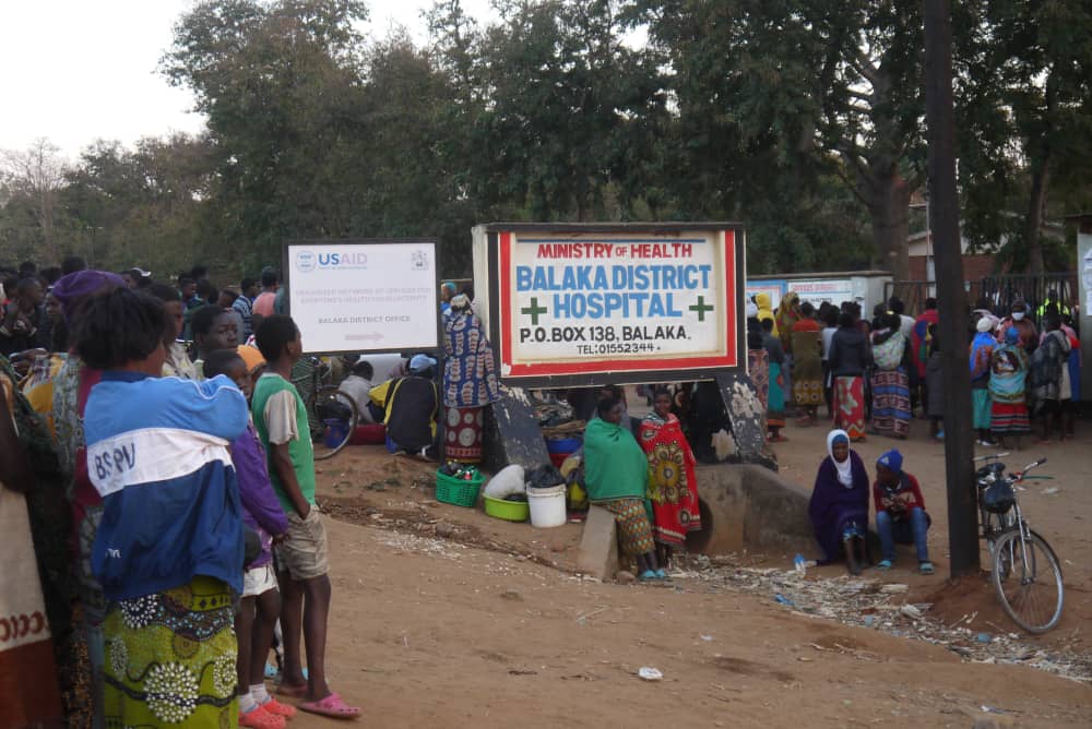 Degenti e personale dell'ospedale scampati all'incendio Incendio Ospedale